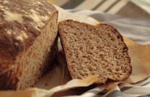 Chleb orkiszowo-pszenny, na zakwasie